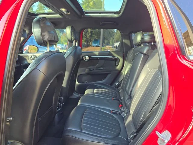 Used 2018 Chili Red MINI Base image 16