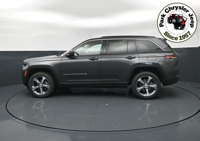 New 2026 Baltic Gray Metallic Clear-Coat Exterior Paint Jeep Limited image 3