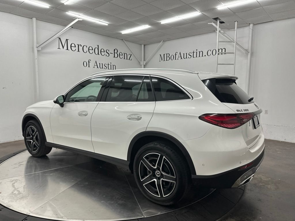 New 2027 Polar White Mercedes-Benz GLC 300 image 5