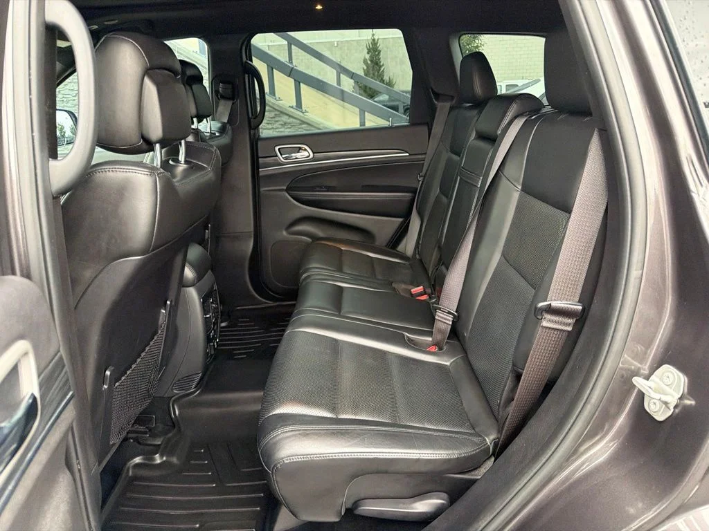 Used 2020 Gray Jeep Limited image 13