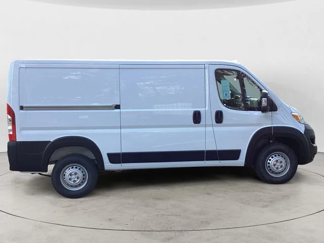 New 2026 Bright White Clearcoat Ram PROMASTER 1500 TRADESMAN CARGO VAN LOW ROOF 136