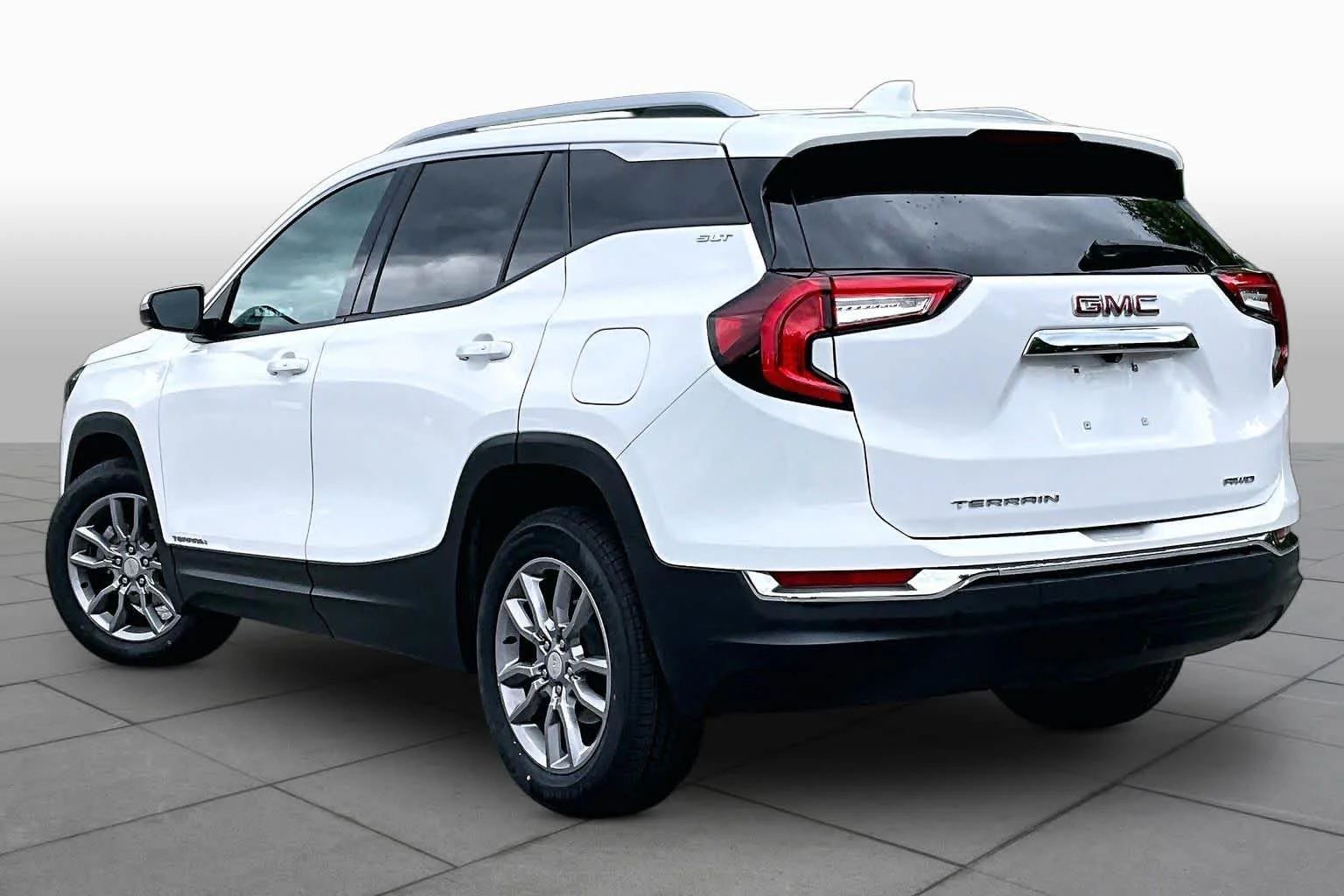 Used 2024 Summit White GMC SLT image 12