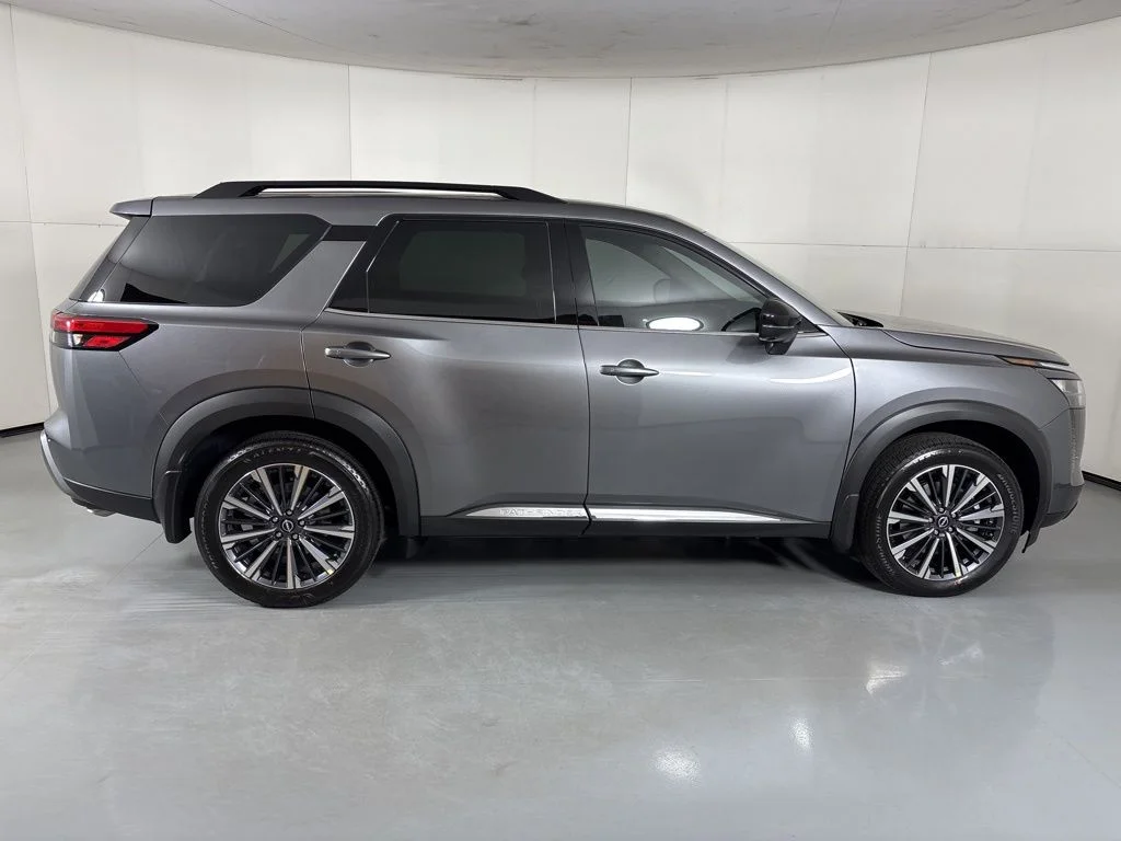 New 2026 Gun Metallic Nissan Platinum image 9
