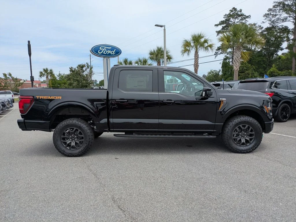 New 2026 Agate Black Metallic Ford Tremor image 3