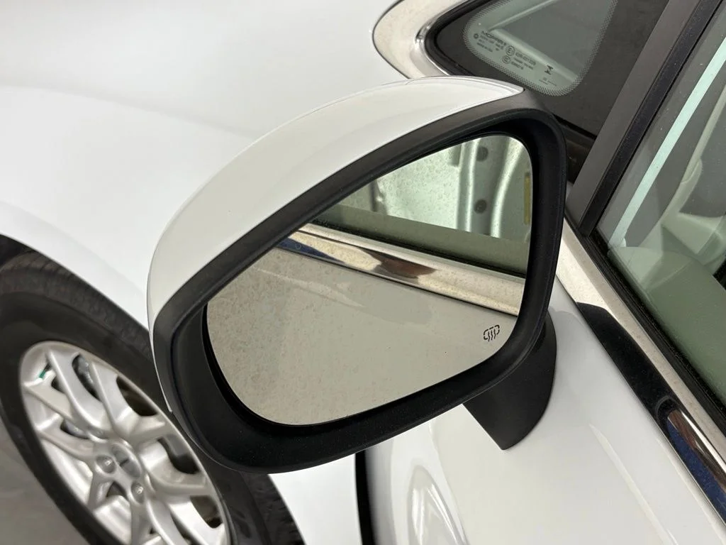 Used 2023 White Chrysler LX image 16