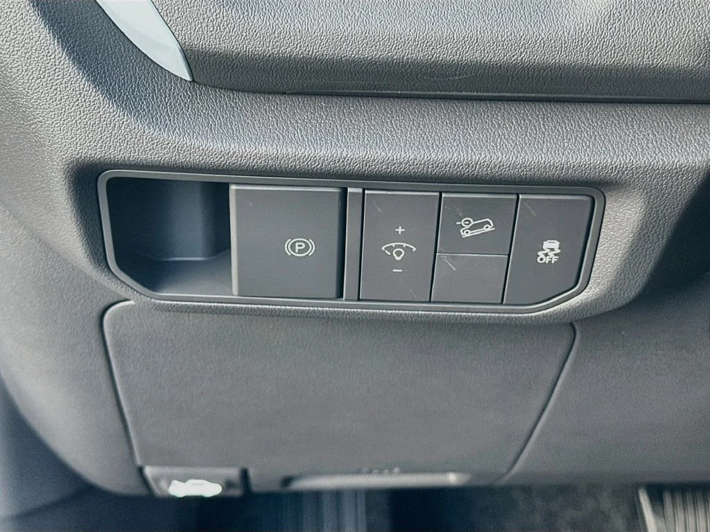 New 2027 Iceberg Green Kia S image 10