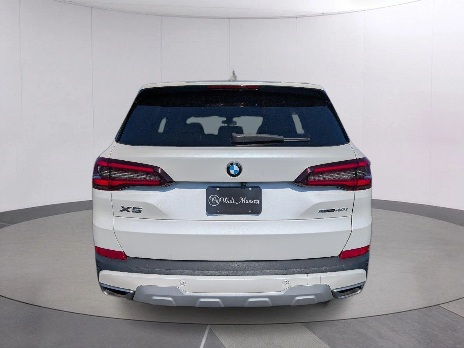 Used 2021 Mineral White Metallic BMW sDrive40i image 6