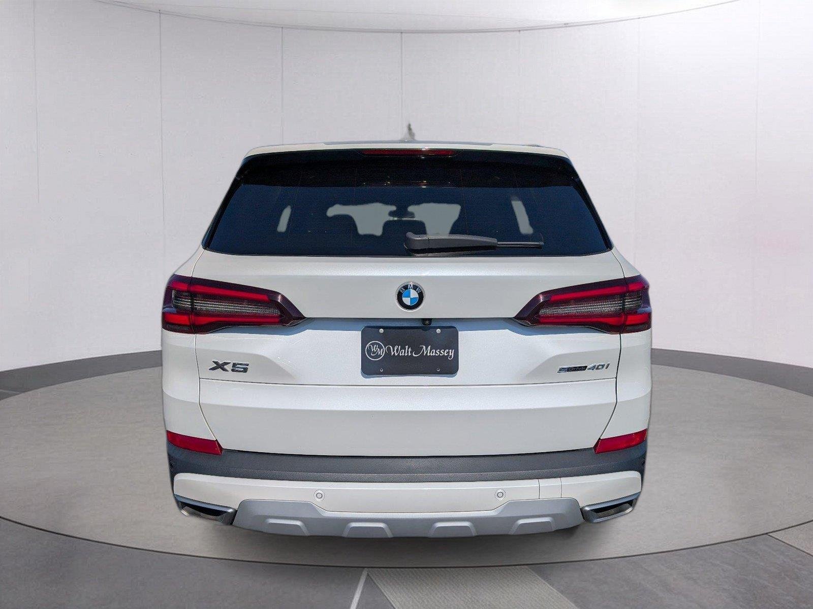 Used 2021 Mineral White Metallic BMW sDrive40i image 6