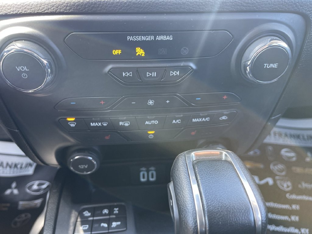 Used 2020 White Ford Lariat image 19