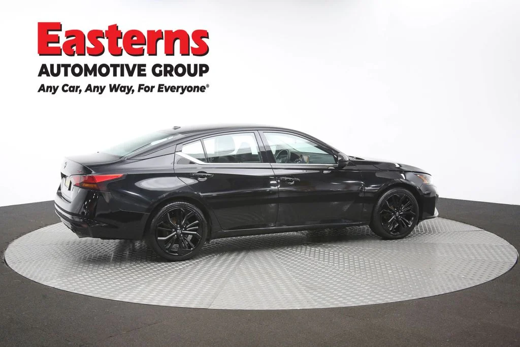 Used 2024 Black Nissan 2.5 SR image 44