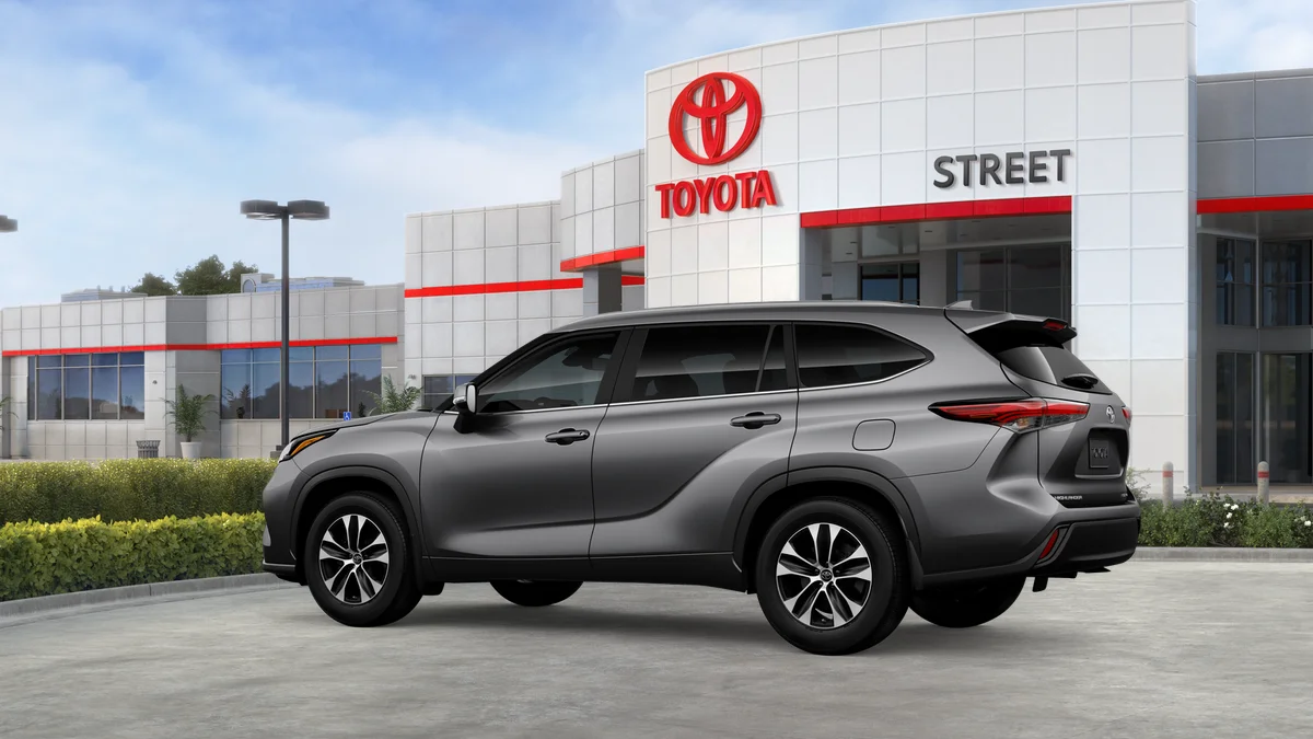 New 2026 Heavy Metal Toyota XLE image 17