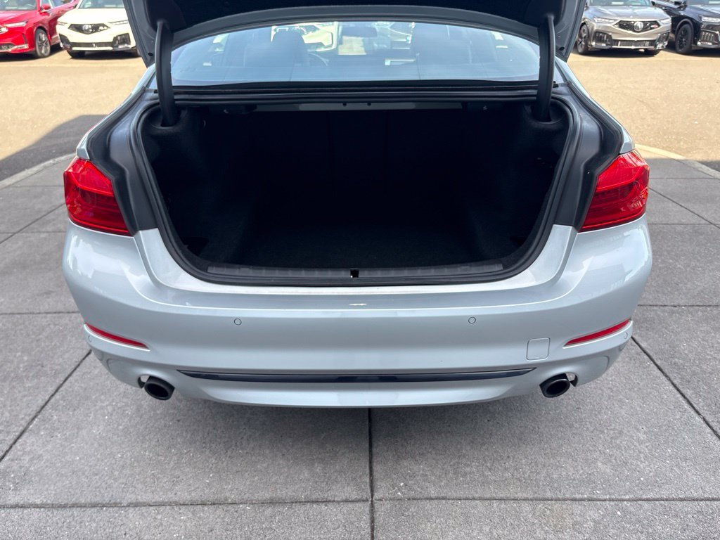 Used 2018 Glacier Silver Metallic BMW 530i xDrive image 31