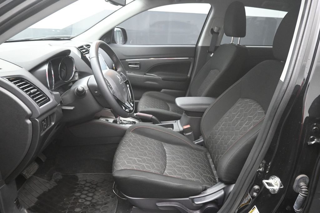 Used 2025  Mitsubishi 2.0 S image 18