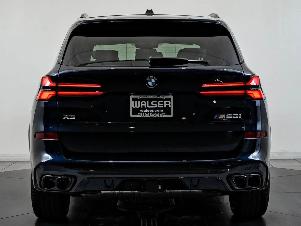 New 2026 Carbon Black Metallic BMW M60i image 7
