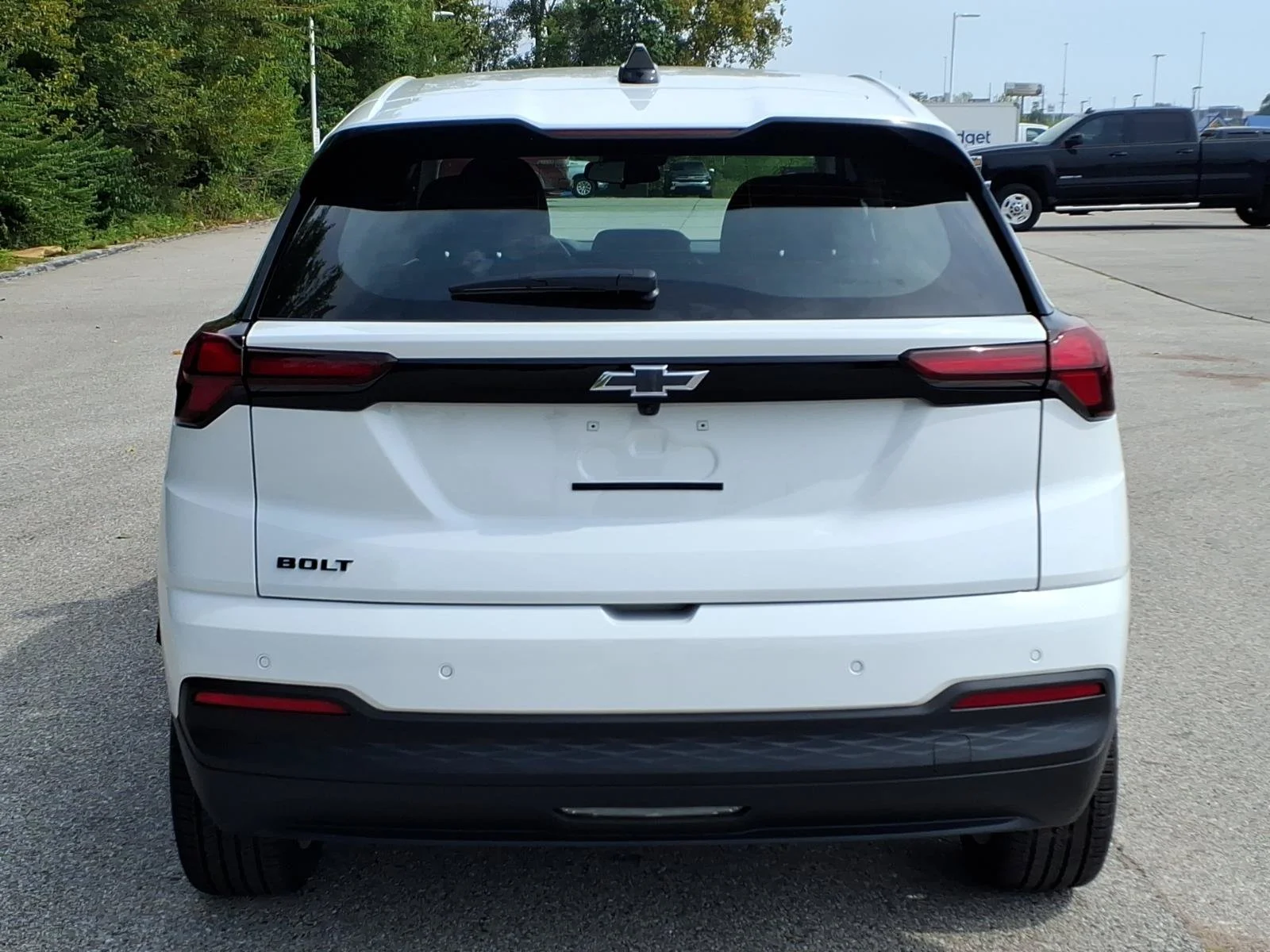 New 2027 Summit White Chevrolet LT image 18