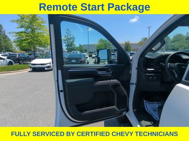 Used 2025 White Chevrolet LT image 21
