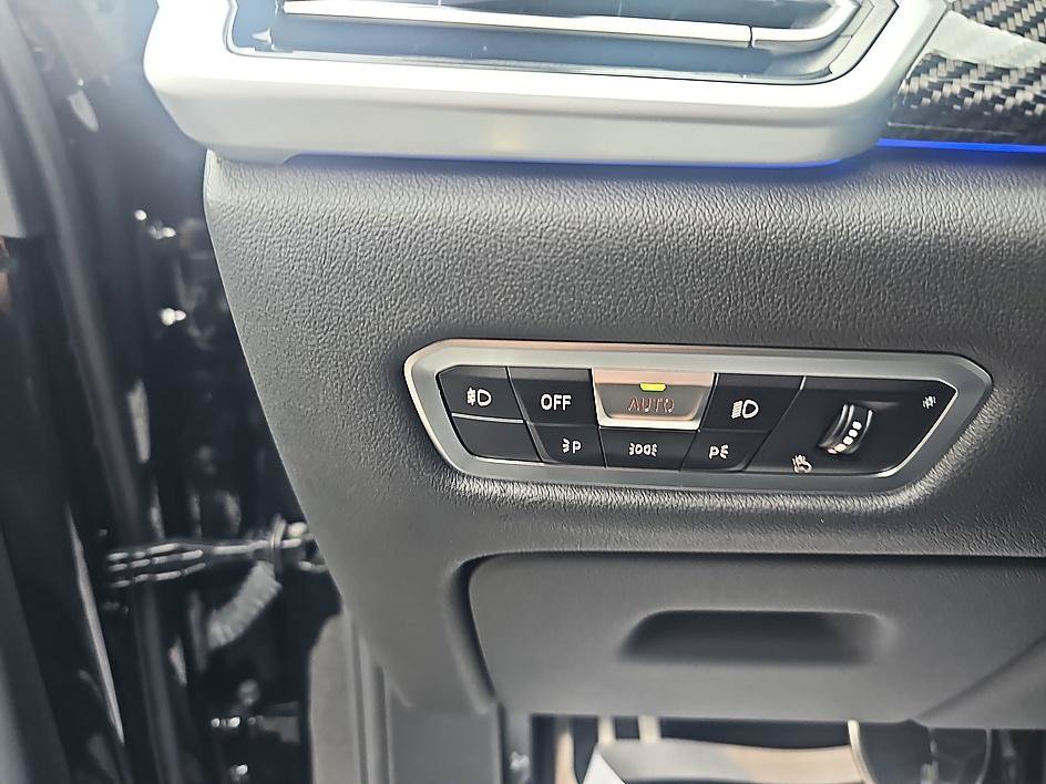Used 2021 Black Sapphire Metallic BMW M50i image 15