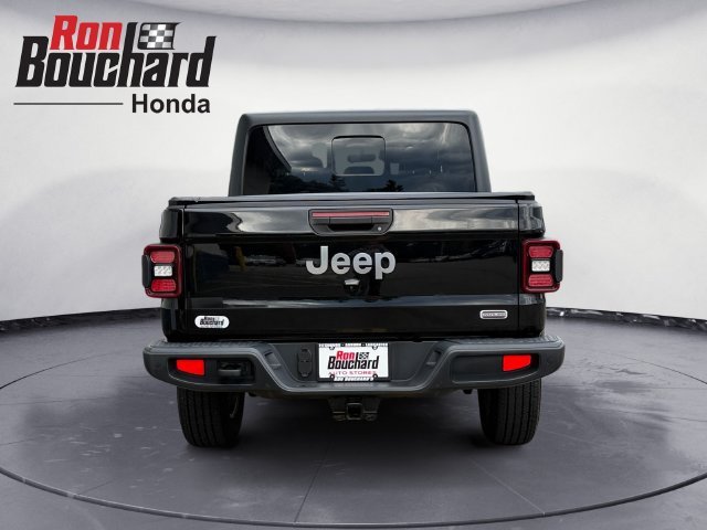 Used 2020 Black Jeep Overland image 3