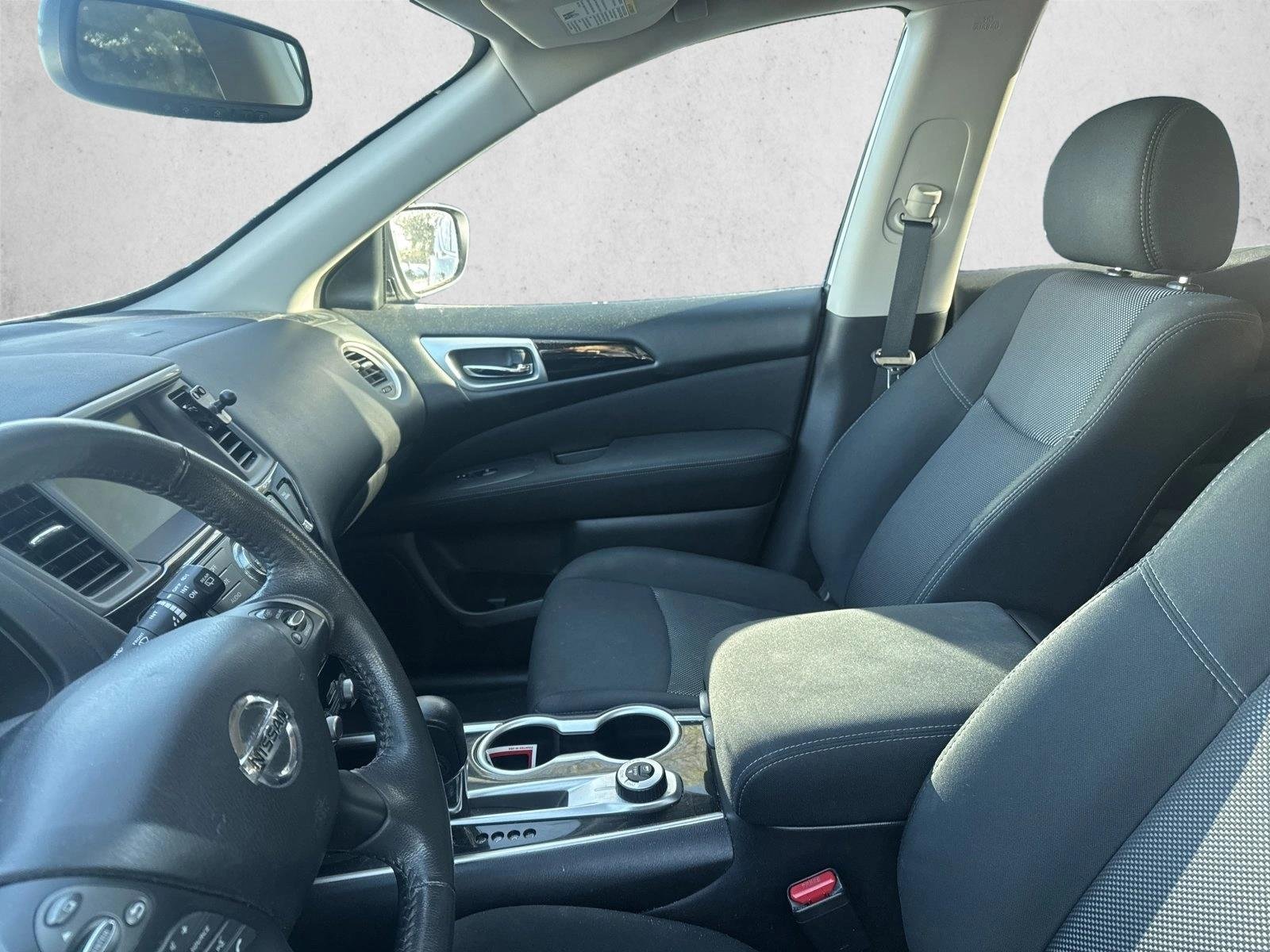 Used 2017 Pearl White Nissan SV image 13