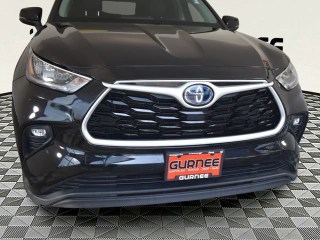 Used 2020 Black Toyota XLE image 10