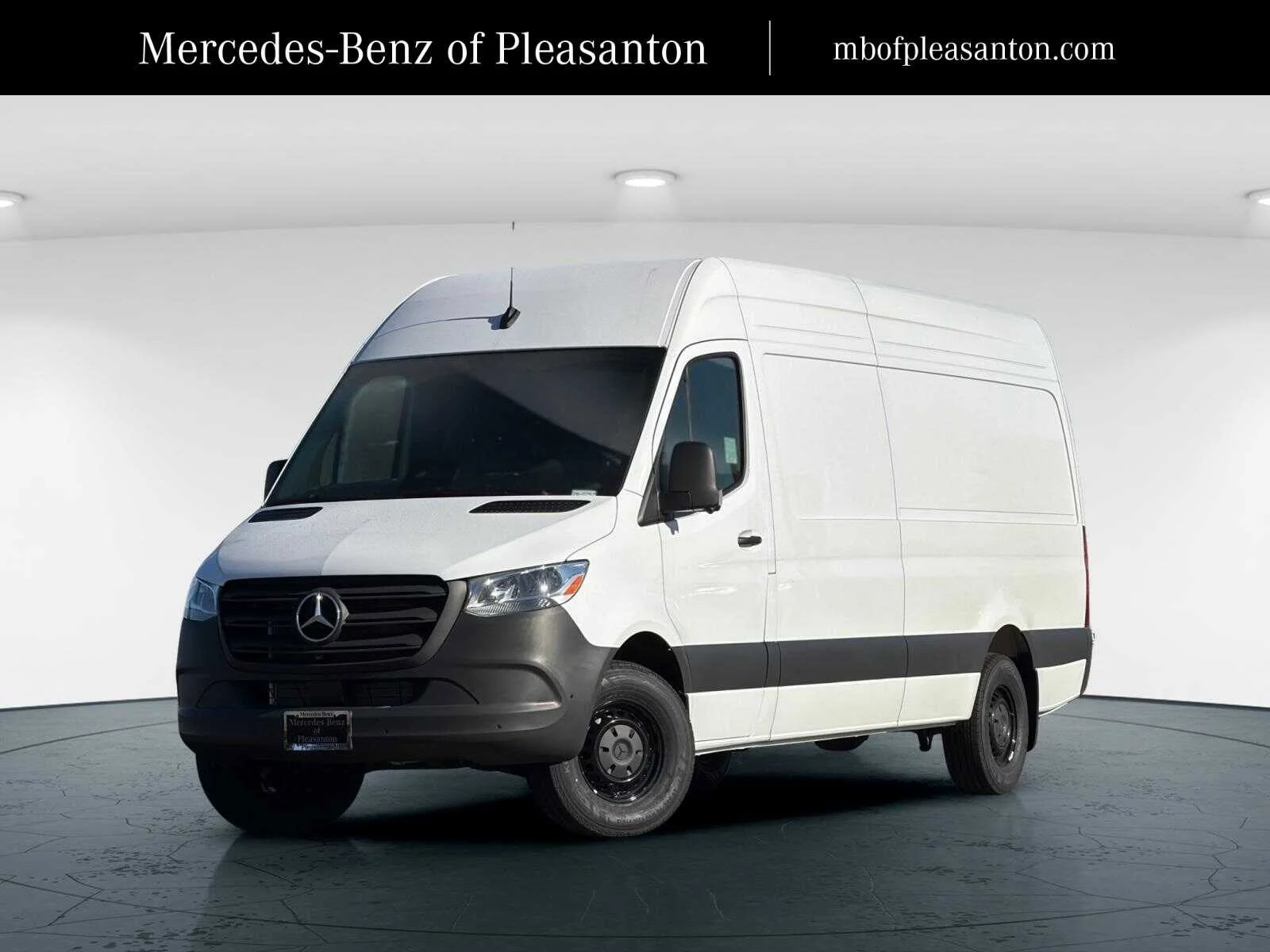 2026 Mercedes-Benz Sprinter 2500 170 WB High Roof's photo