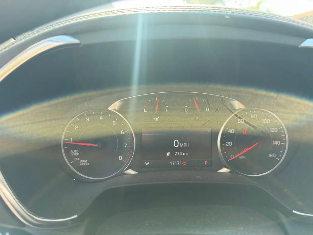 Used 2025 White Chevrolet LT image 21