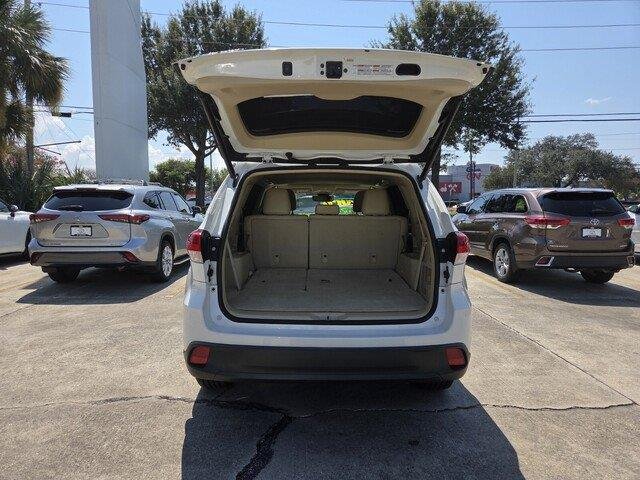 Used 2019 Blizzard Pearl Toyota XLE image 28