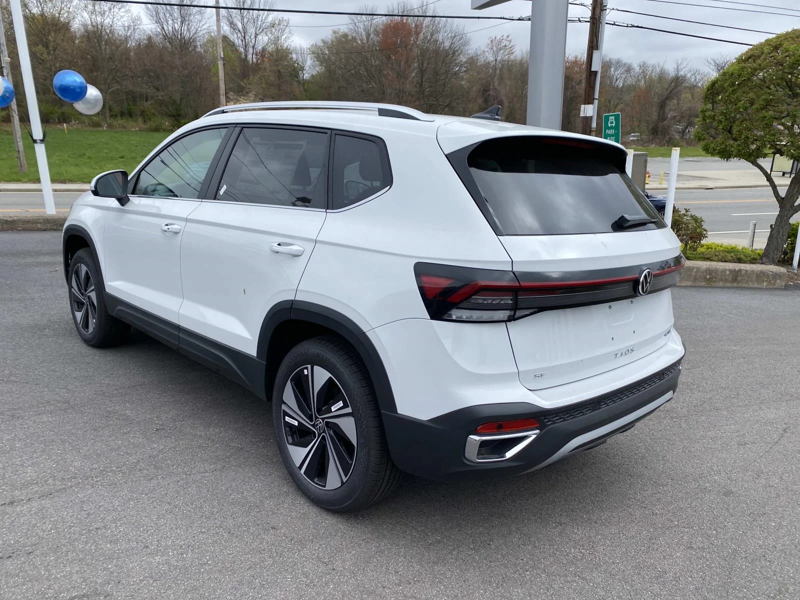 New 2026 Pure White Volkswagen SE 4MOTION image 3