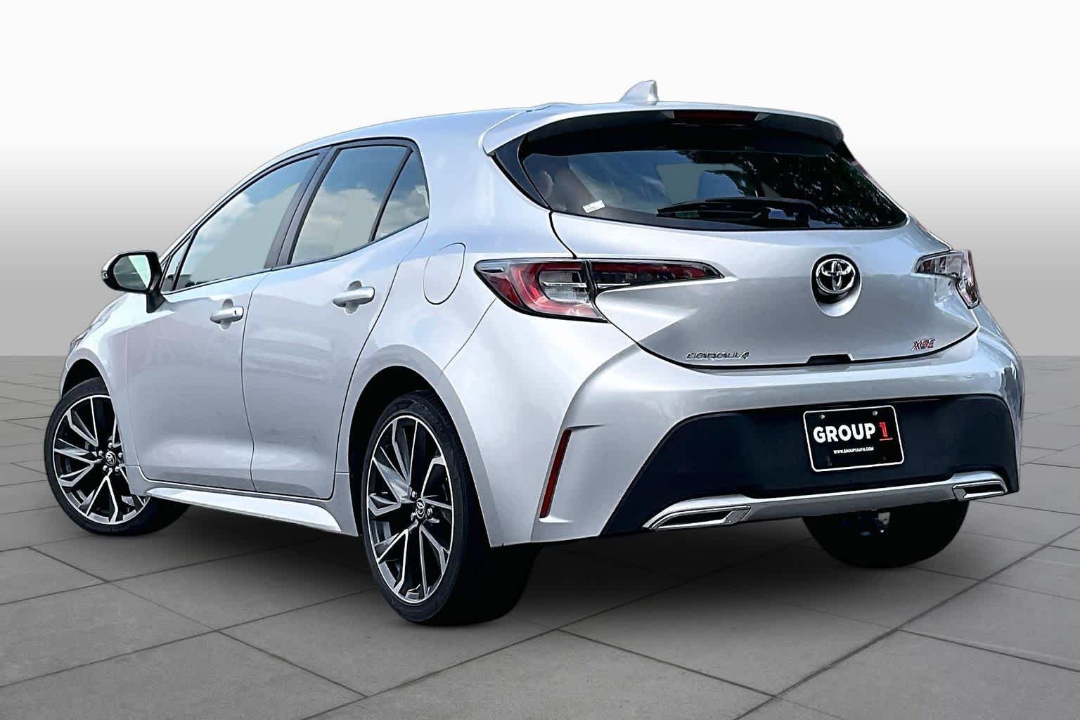 Used 2019 Classic Silver Metallic Toyota XSE image 11