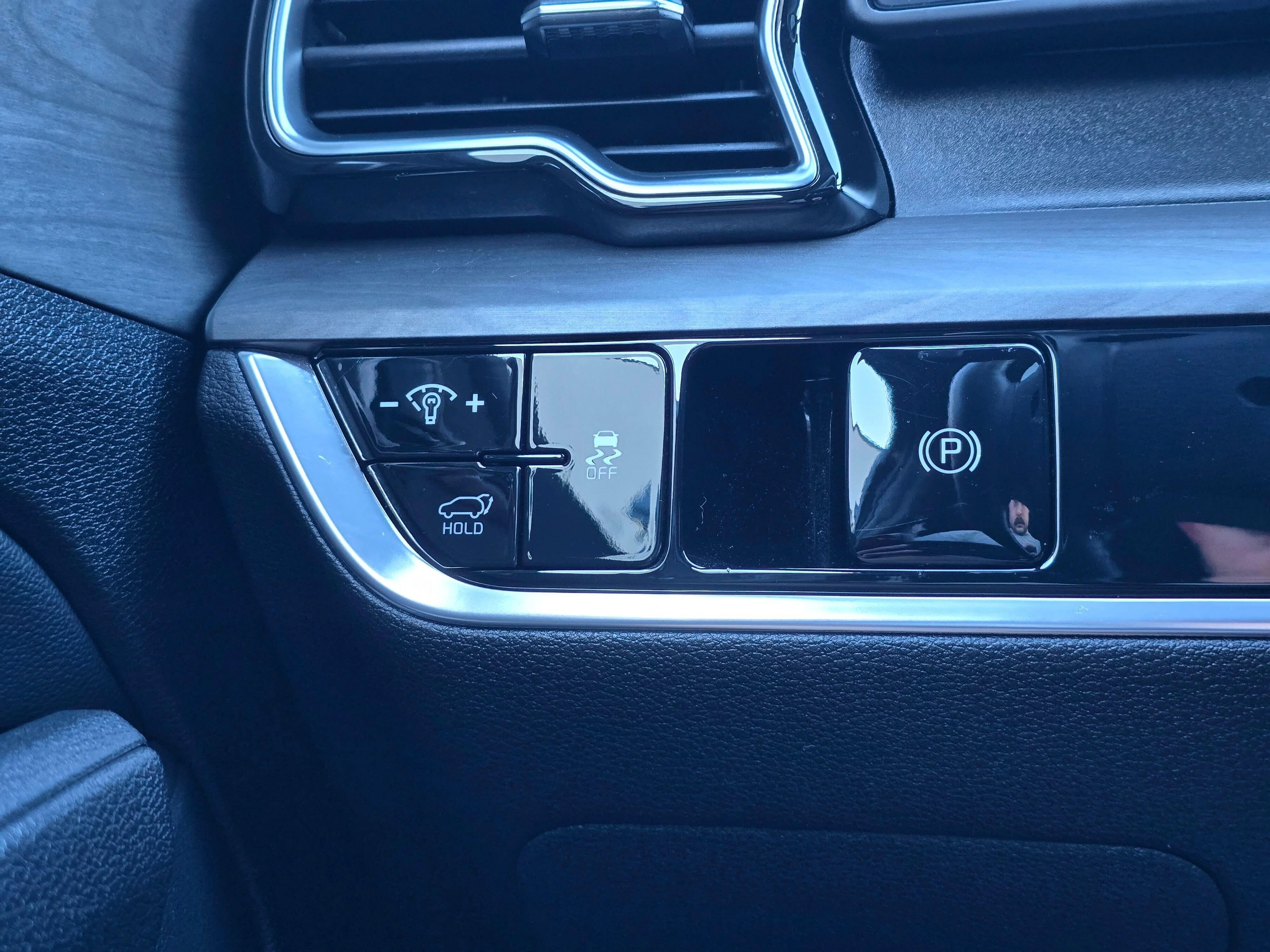 Used 2024 Gray Kia X-Line image 18