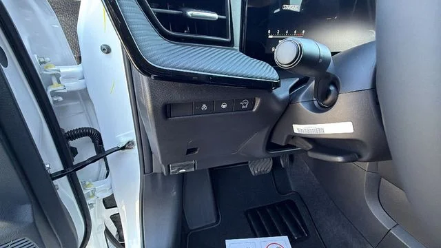 2026 Nissan KICKS SR - Photo 29