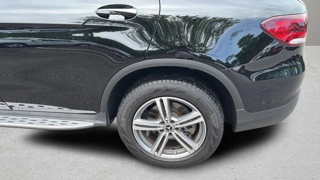 Used 2021  Mercedes-Benz GLC 300 image 31