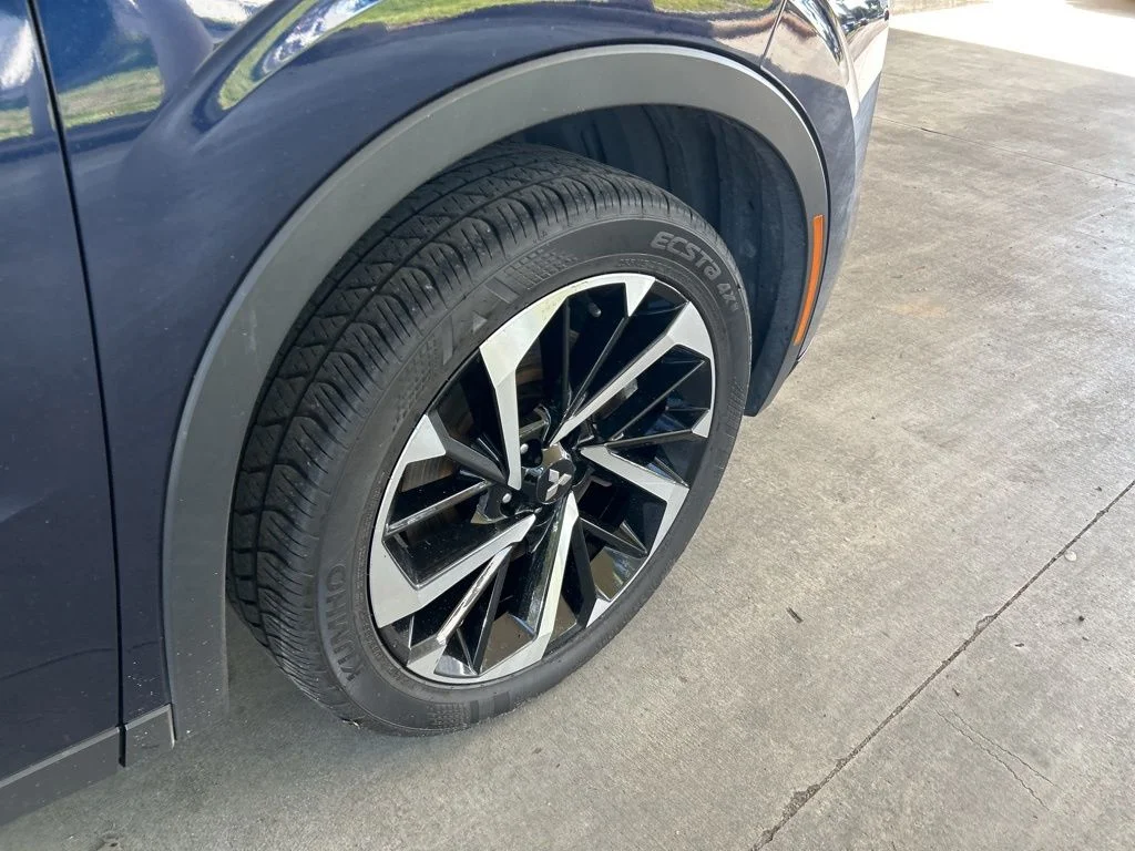 Used 2024 Blue Mitsubishi SE Black Edition image 21