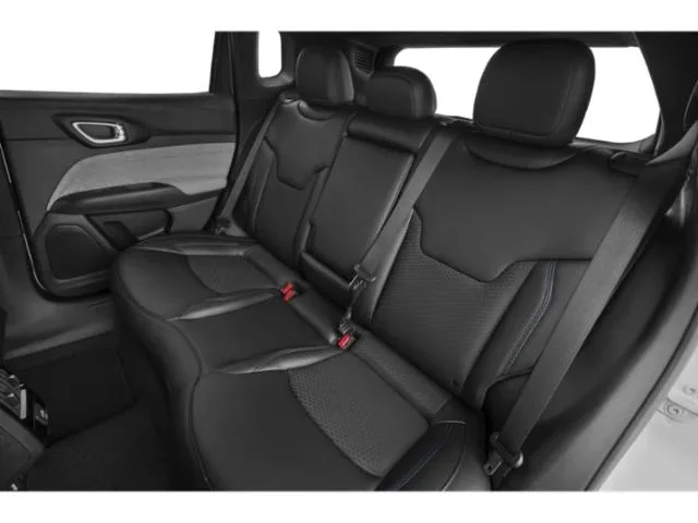 New 2026 Bright White Clear-Coat Exterior Paint Jeep Limited image 9