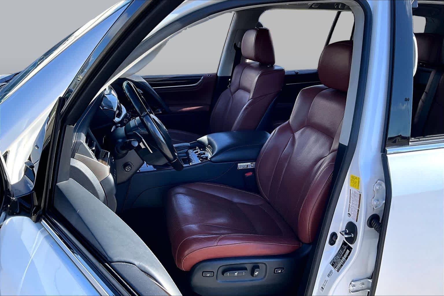 Used 2021 Eminent White Pearl Lexus  image 7