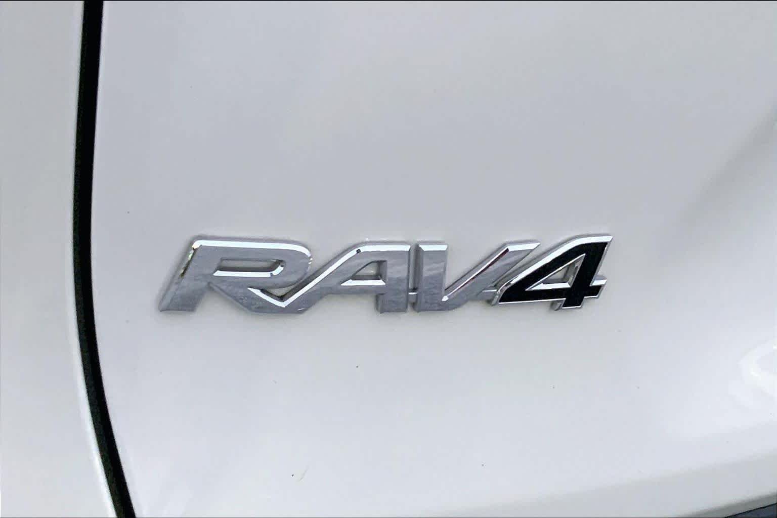 Used 2022 Blizzard Pearl Toyota Limited image 30