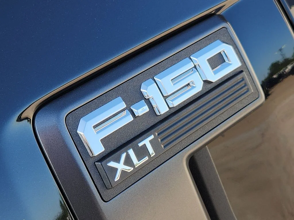 Used 2022 Agate Black Metallic Ford XLT image 12