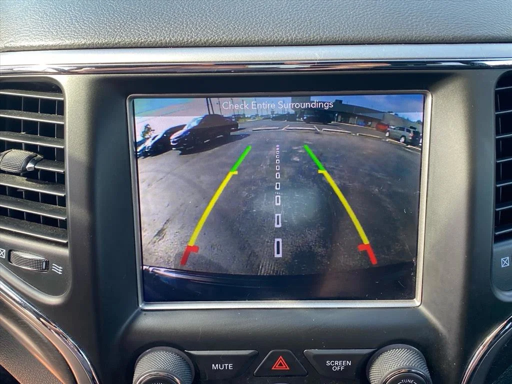 Used 2018 Rhino Clearcoat Jeep Altitude image 17