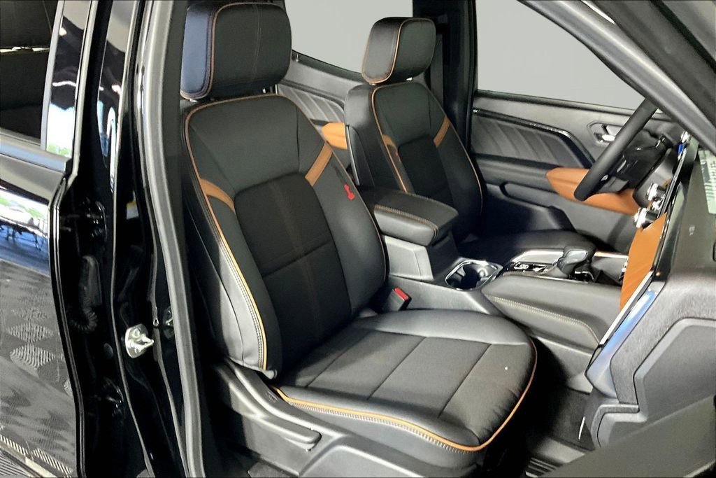 2026 GMC Canyon AT4 - Photo 11