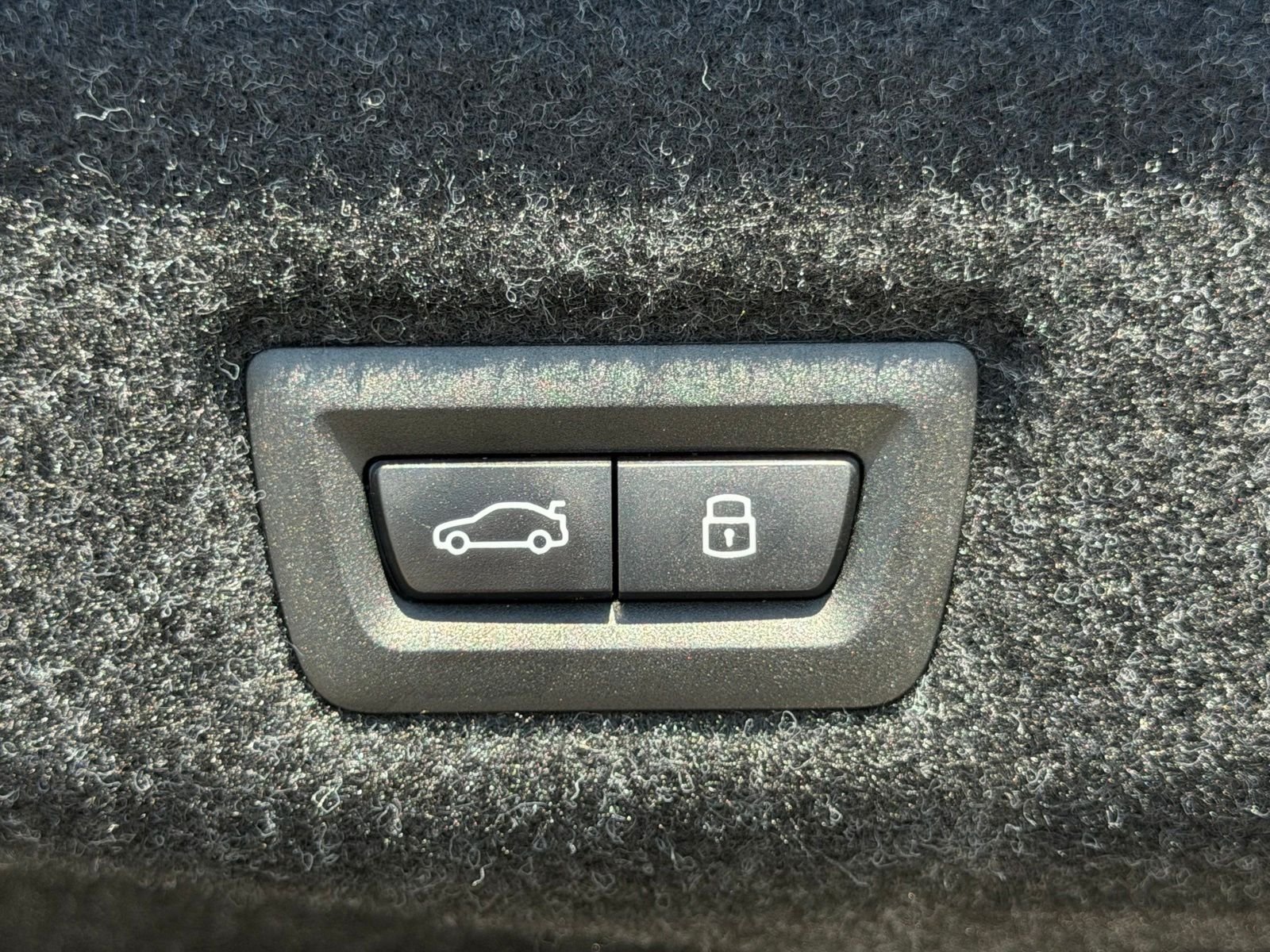 Used 2026 Black Sapphire Metallic BMW 530i xDrive image 18