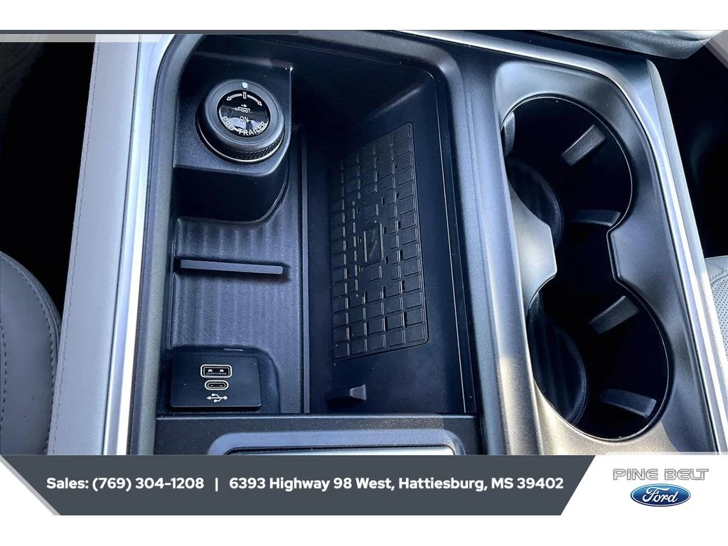 Used 2025 Agate Black Metallic Ford Platinum image 24