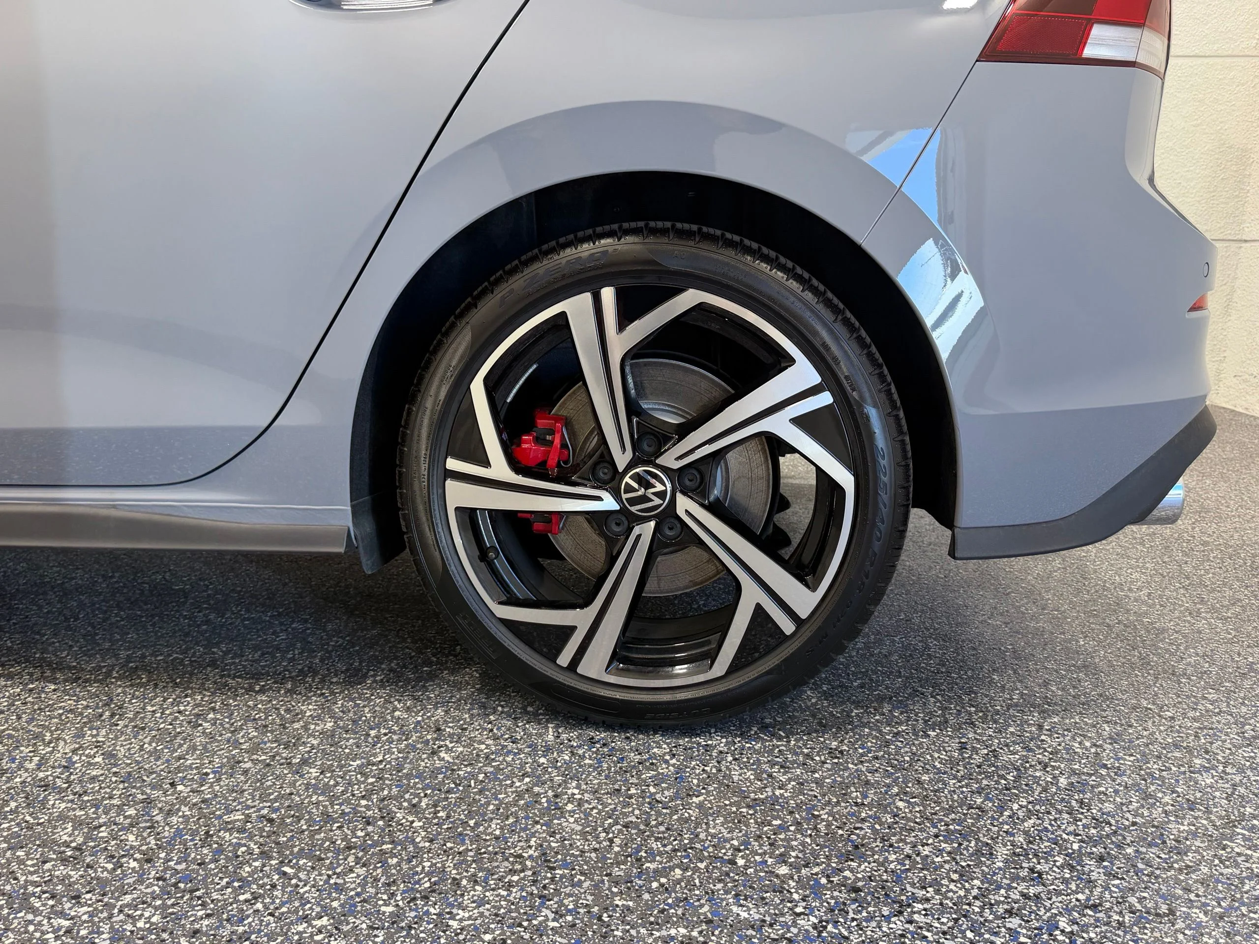 2025 Volkswagen Golf GTI SE - Photo 12