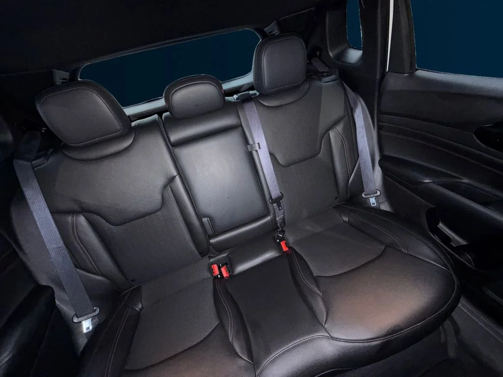 Used 2025 White Jeep Trailhawk image 18