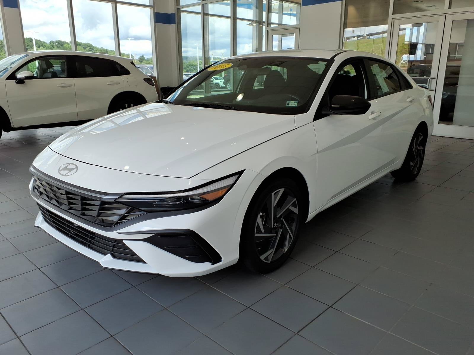 2025 Hyundai Elantra Blue - Photo 8
