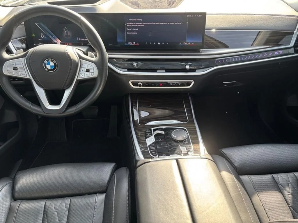 Used 2025 Black Sapphire Metallic BMW xDrive40i image 14