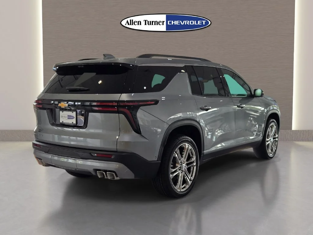 2027 Chevrolet Traverse LT - Photo 8