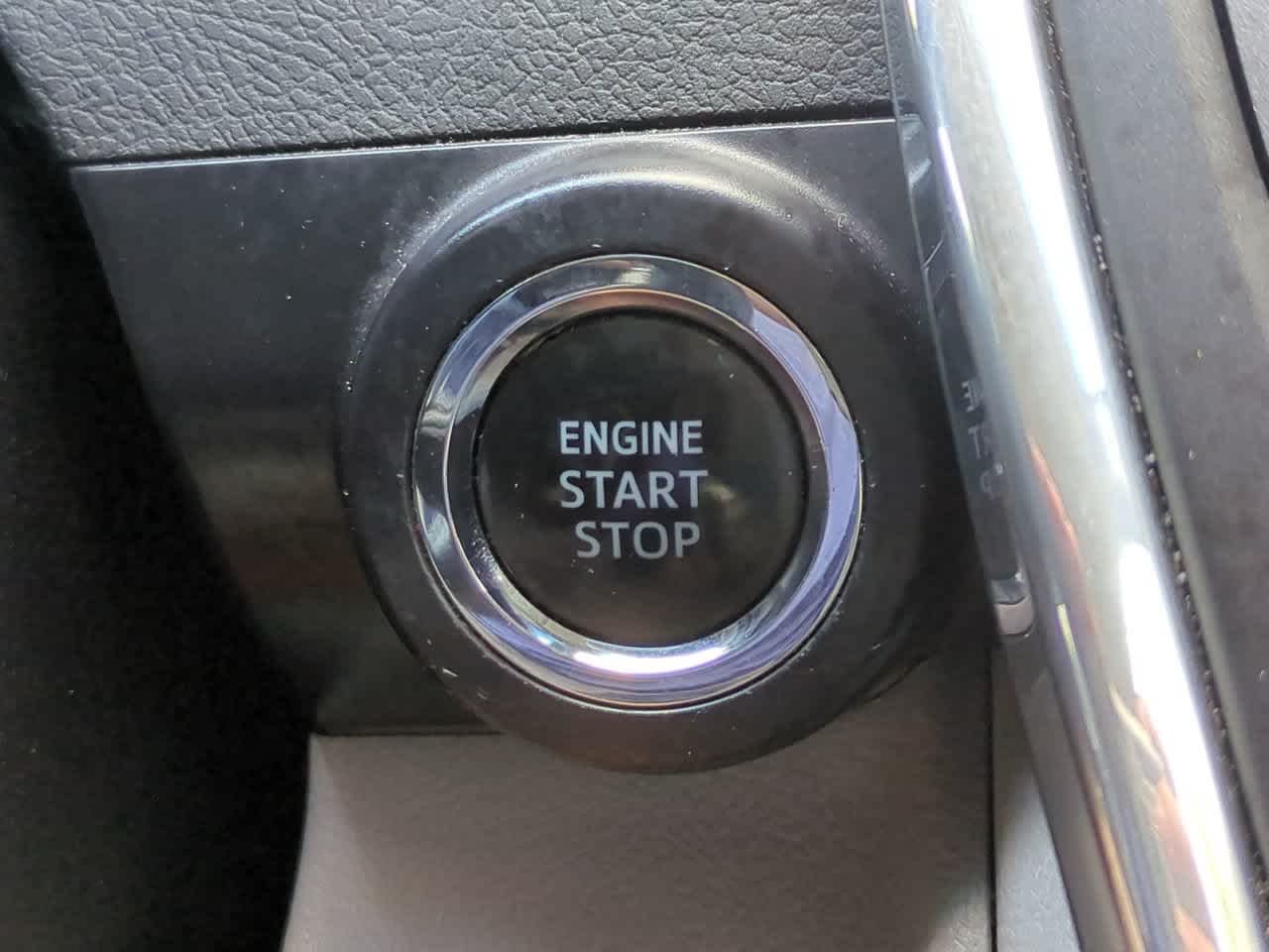 Used 2015 Predawn Gray Mica Toyota XLE image 27