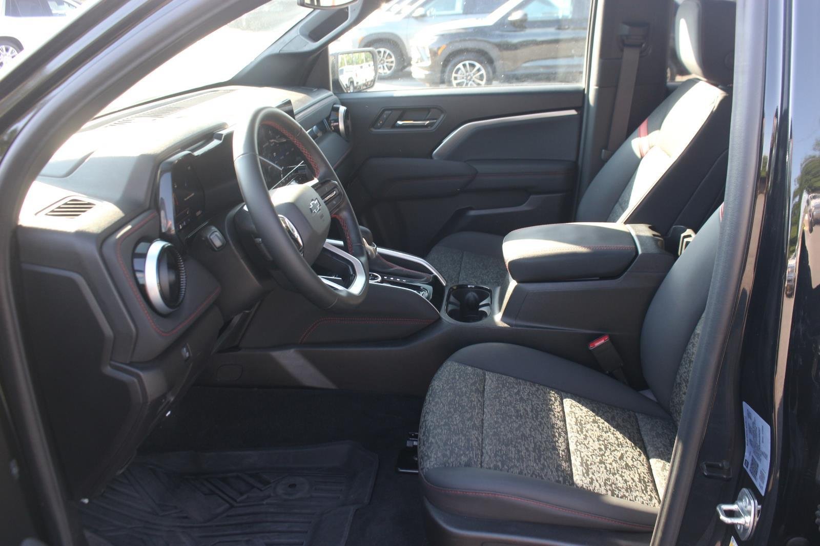 Used 2024 Black Chevrolet Z71 image 14