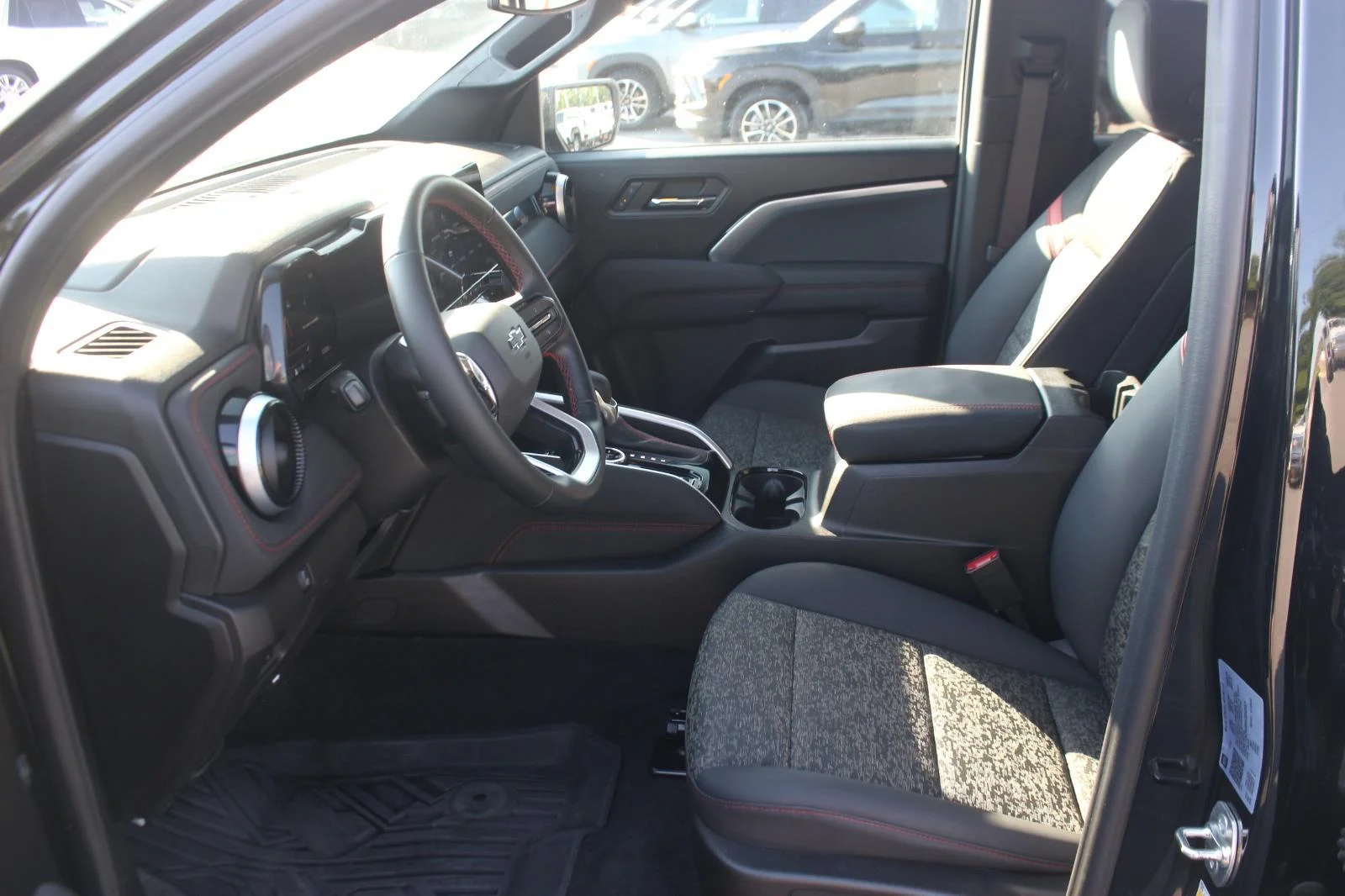 Used 2024 Black Chevrolet Z71 image 14