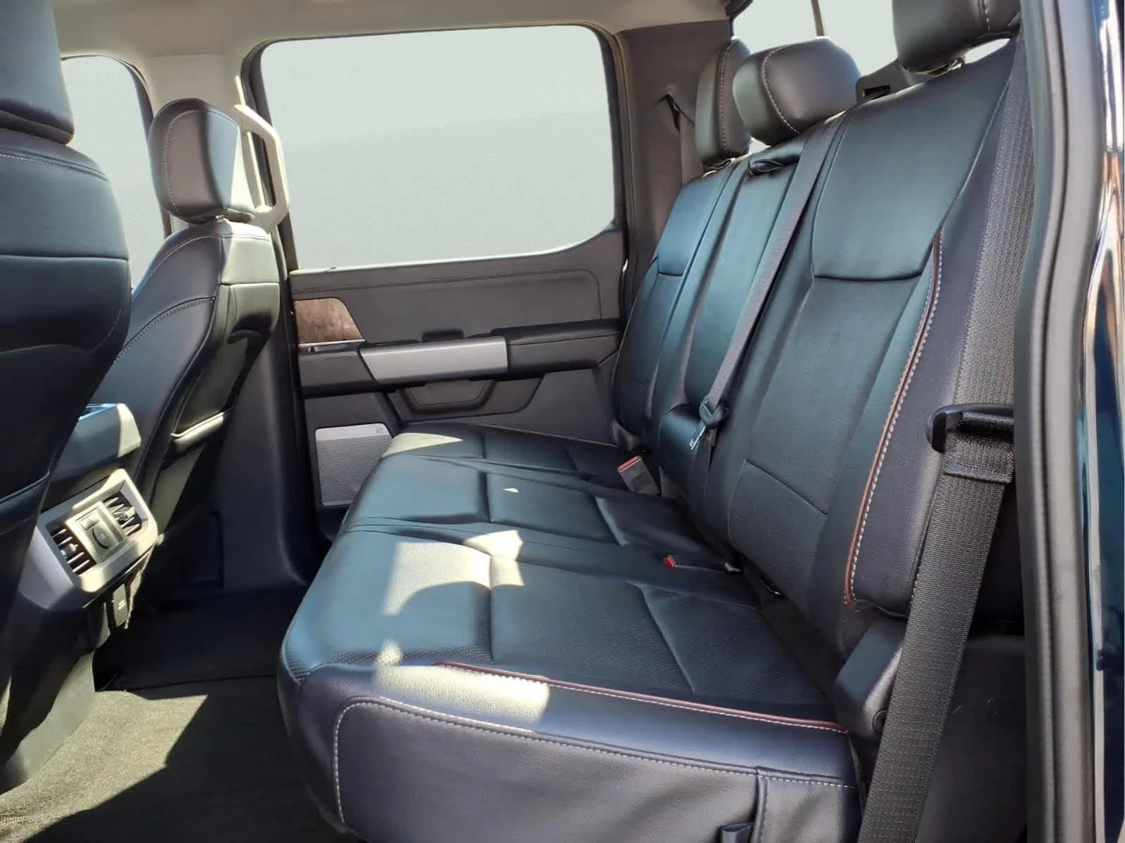 Used 2024 Antimatter Blue Ford LARIAT image 29